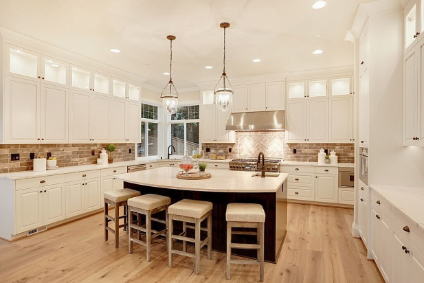 Luxury Custom Home Kitchen - John Buchan Homes