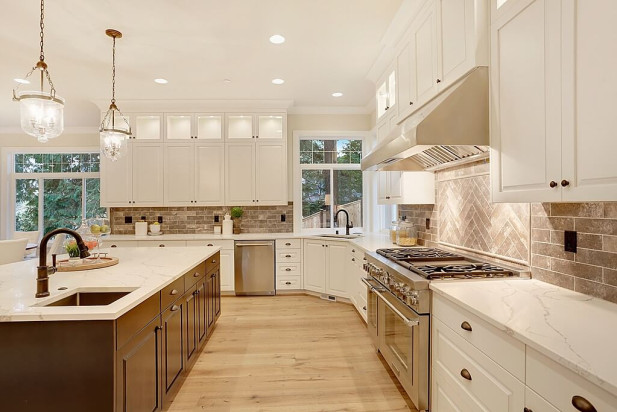 Luxury Custom Home Kitchen - John Buchan Homes